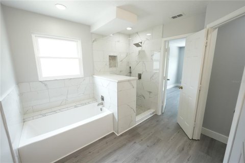 House in Orlando, Florida 6 bedrooms, 321.72 sq.m. № 1802926 - photo 2