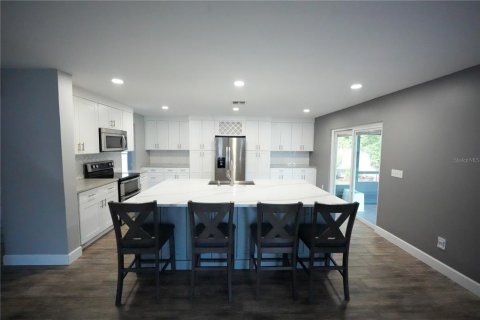 House in Orlando, Florida 6 bedrooms, 321.72 sq.m. № 1802926 - photo 9