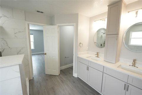 House in Orlando, Florida 6 bedrooms, 321.72 sq.m. № 1802926 - photo 3