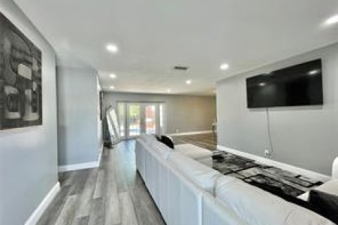 Villa ou maison à vendre à Fort Lauderdale, Floride: 4 chambres, 196.95 m2 № 2087345 - photo 4