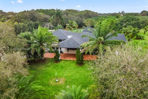 Villa ou maison à vendre à Miami, Floride: 5 chambres, 371.24 m2 № 2086056 - photo 17