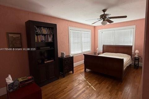 House in Coral Gables, Florida 4 bedrooms, 156.63 sq.m. № 1863240 - photo 6