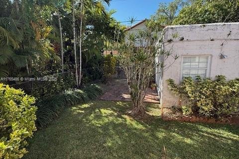 House in Coral Gables, Florida 4 bedrooms, 156.63 sq.m. № 1863240 - photo 12