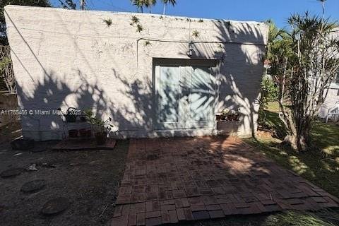 House in Coral Gables, Florida 4 bedrooms, 156.63 sq.m. № 1863240 - photo 15