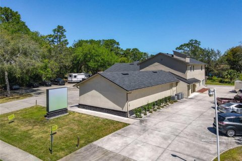 Immobilier commercial à vendre à Deltona, Floride: 650.32 m2 № 1720541 - photo 5