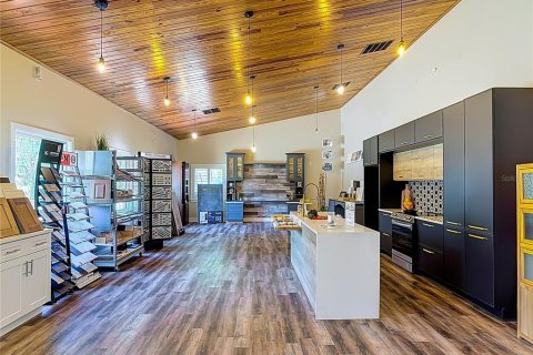 Immobilier commercial à vendre à Deltona, Floride: 650.32 m2 № 1720541 - photo 14