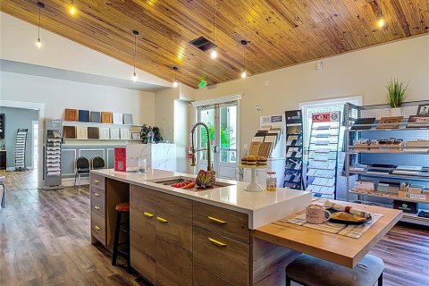 Immobilier commercial à vendre à Deltona, Floride: 650.32 m2 № 1720541 - photo 18