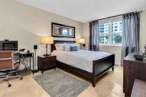 Condo in Miami, Florida, 2 bedrooms  № 1696630 - photo 21