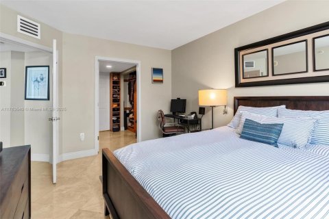 Condo in Miami, Florida, 2 bedrooms  № 1696630 - photo 22