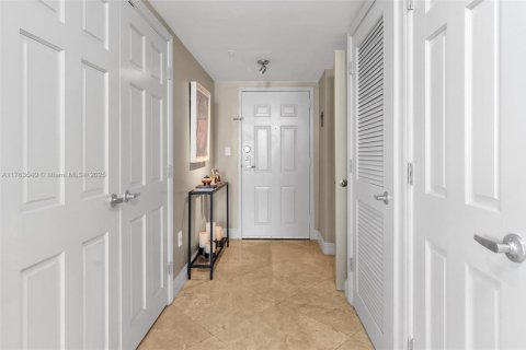 Condo in Miami, Florida, 2 bedrooms  № 1696630 - photo 29