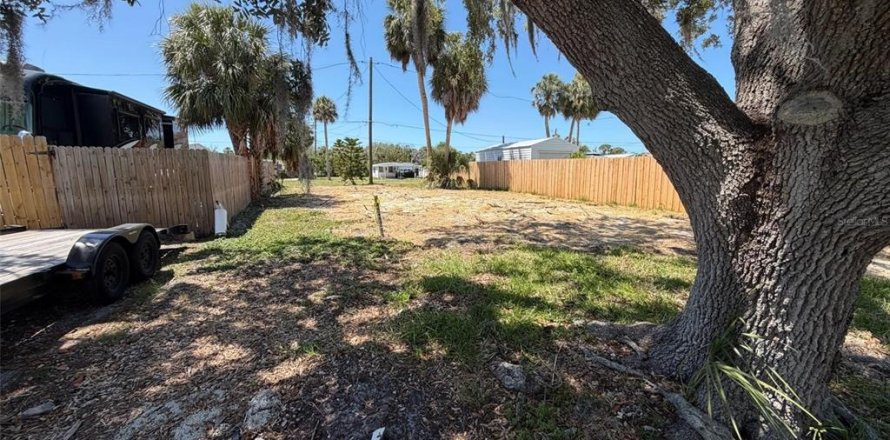 Land in New Port Richey, Florida № 2161440