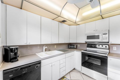 Купить кондоминиум в Дирфилд-Бич, Флорида 4 комнаты, 92.9м2, № 2145980 - фото 6
