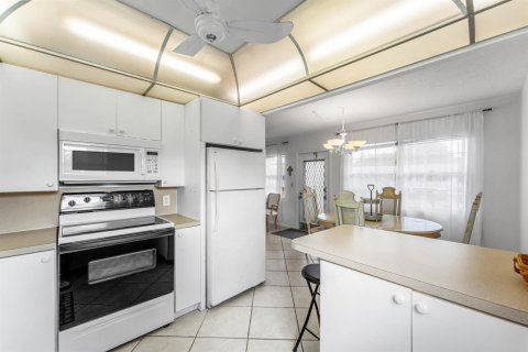 Купить кондоминиум в Дирфилд-Бич, Флорида 4 комнаты, 92.9м2, № 2145980 - фото 5