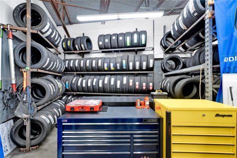 Immobilier commercial à vendre à Miami, Floride № 2001958 - photo 29