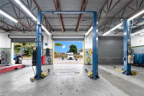 Immobilier commercial à vendre à Miami, Floride № 2001958 - photo 13