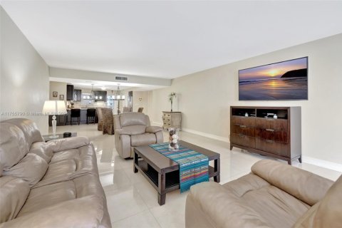 Condo in Fort Lauderdale, Florida, 2 bedrooms  № 1695519 - photo 28