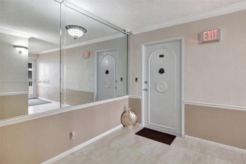 Condo in Fort Lauderdale, Florida, 2 bedrooms  № 1695519 - photo 14