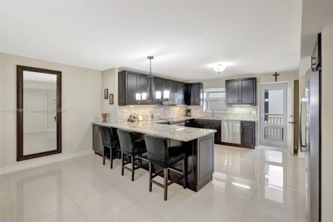 Condo in Fort Lauderdale, Florida, 2 bedrooms  № 1695519 - photo 15