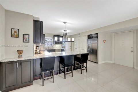 Condo in Fort Lauderdale, Florida, 2 bedrooms  № 1695519 - photo 22