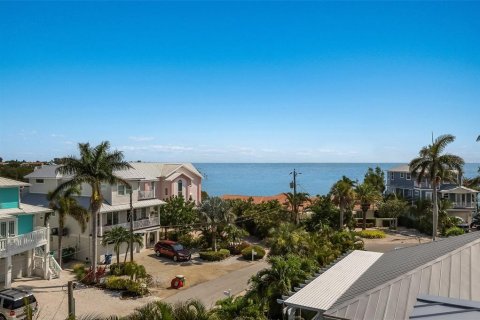 Casa en venta en Holmes Beach, Florida, 4 dormitorios, 304.16 m2 № 2238205 - foto 9