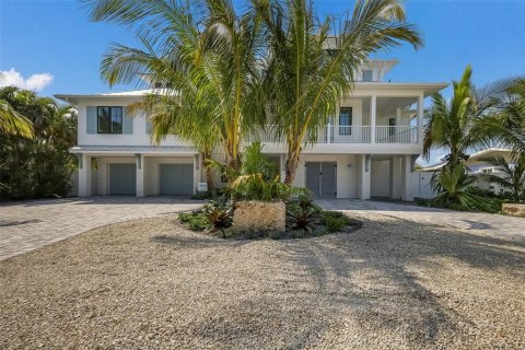 Casa en Holmes Beach, Florida 4 dormitorios, 304.16 m2 № 2238205