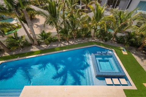 Casa en venta en Holmes Beach, Florida, 4 dormitorios, 304.16 m2 № 2238205 - foto 7