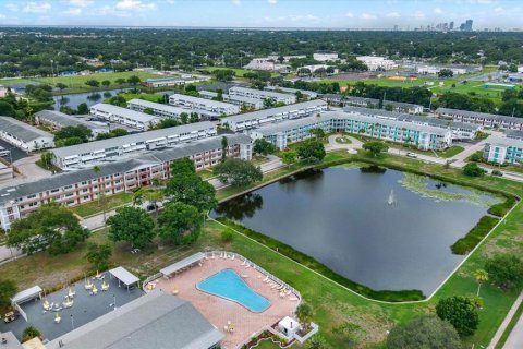 Condo in Saint Petersburg, Florida, 1 bedroom № 2222234 - photo 23