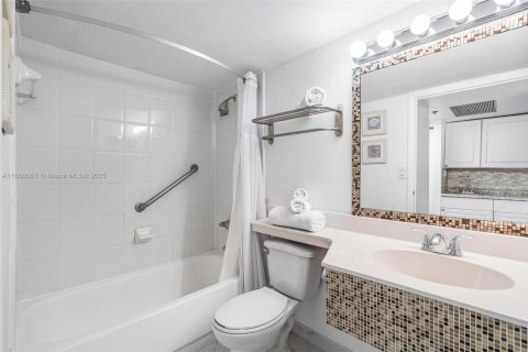 Copropriété à louer à Sunny Isles Beach, Floride: 33.44 m2 № 2242532 - photo 8
