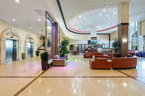 Copropriété à louer à Sunny Isles Beach, Floride: 33.44 m2 № 2242532 - photo 10