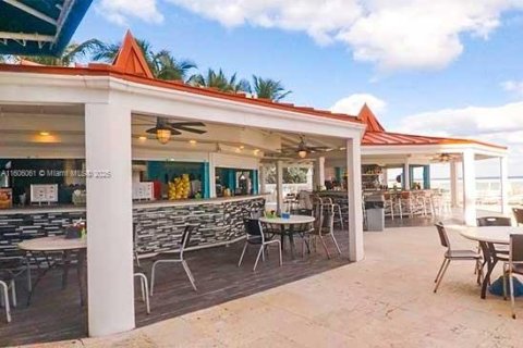 Copropriété à louer à Sunny Isles Beach, Floride: 33.44 m2 № 2242532 - photo 12