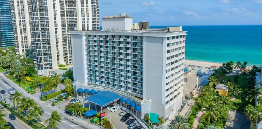 Studio à Condo à Sunny Isles Beach, Floride № 2242532