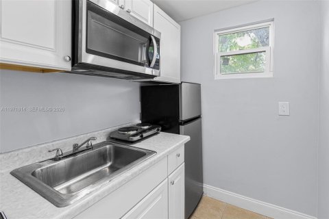 House in Homestead, Florida 5 bedrooms, 102.19 sq.m. № 2038575 - photo 20