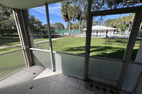 Condo in Coral Springs, Florida, 2 bedrooms  № 1949227 - photo 20