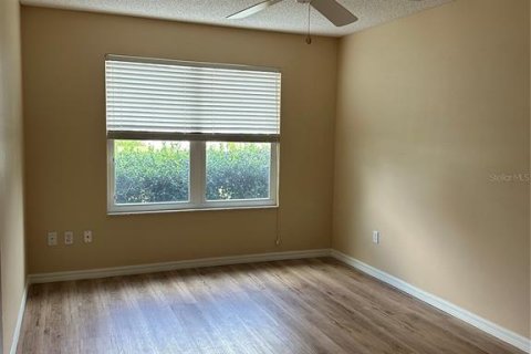 House in Lady Lake, Florida 2 bedrooms, 115.94 sq.m. № 1912977 - photo 30