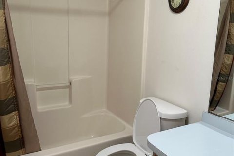 House in Lady Lake, Florida 2 bedrooms, 115.94 sq.m. № 1912977 - photo 28