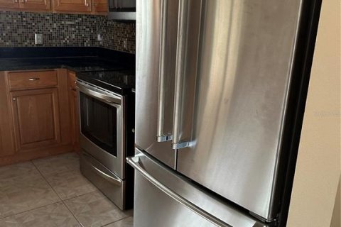 House in Lady Lake, Florida 2 bedrooms, 115.94 sq.m. № 1912977 - photo 16