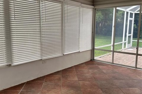 House in Lady Lake, Florida 2 bedrooms, 115.94 sq.m. № 1912977 - photo 27