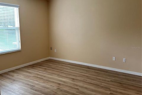 House in Lady Lake, Florida 2 bedrooms, 115.94 sq.m. № 1912977 - photo 26