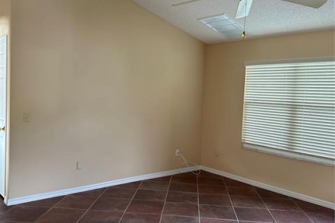 House in Lady Lake, Florida 2 bedrooms, 115.94 sq.m. № 1912977 - photo 10