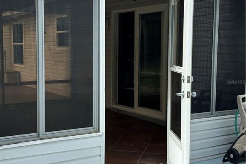 House in Lady Lake, Florida 2 bedrooms, 115.94 sq.m. № 1912977 - photo 22