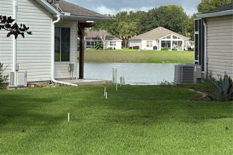 House in Lady Lake, Florida 2 bedrooms, 115.94 sq.m. № 1912977 - photo 2