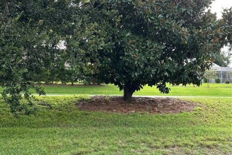 House in Lady Lake, Florida 2 bedrooms, 115.94 sq.m. № 1912977 - photo 3