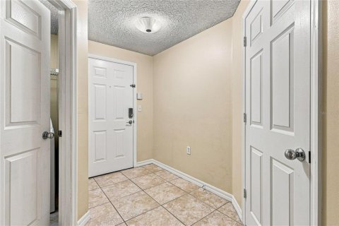 Condo in Sarasota, Florida, 1 bedroom № 2203909 - photo 14