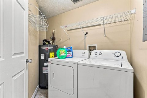 Condo in Sarasota, Florida, 1 bedroom № 2203909 - photo 15