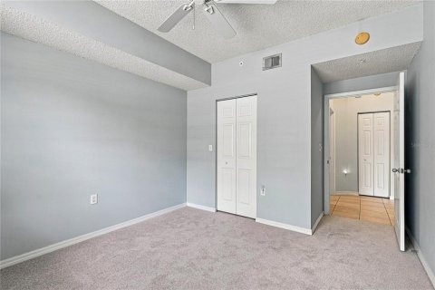 Condo in Sarasota, Florida, 1 bedroom № 2203909 - photo 11