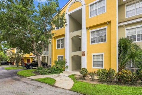 Condo in Sarasota, Florida, 1 bedroom № 2203909 - photo 16