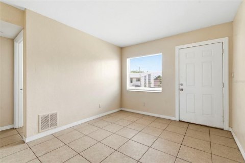 Apartment in Saint Petersburg, Florida 2 bedrooms, 58.06 sq.m. № 2166215 - photo 8
