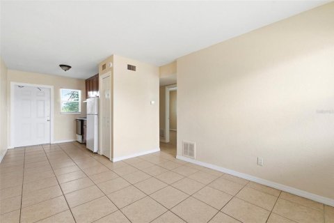Apartment in Saint Petersburg, Florida 2 bedrooms, 58.06 sq.m. № 2166215 - photo 5