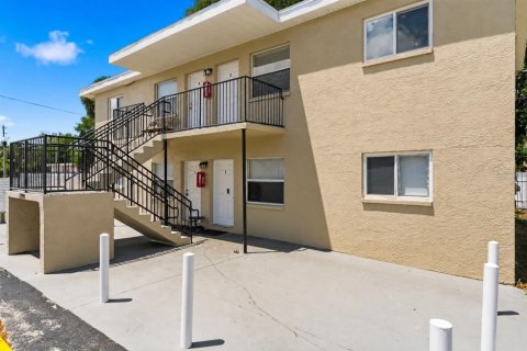 Apartment in Saint Petersburg, Florida 2 bedrooms, 58.06 sq.m. № 2166215 - photo 2