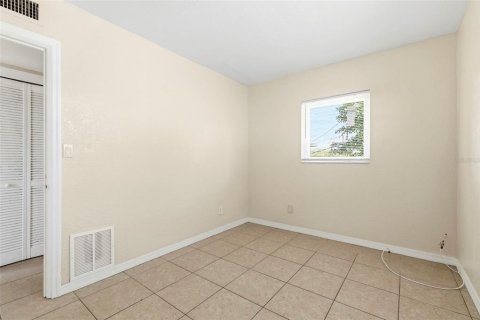 Apartment in Saint Petersburg, Florida 2 bedrooms, 58.06 sq.m. № 2166215 - photo 18